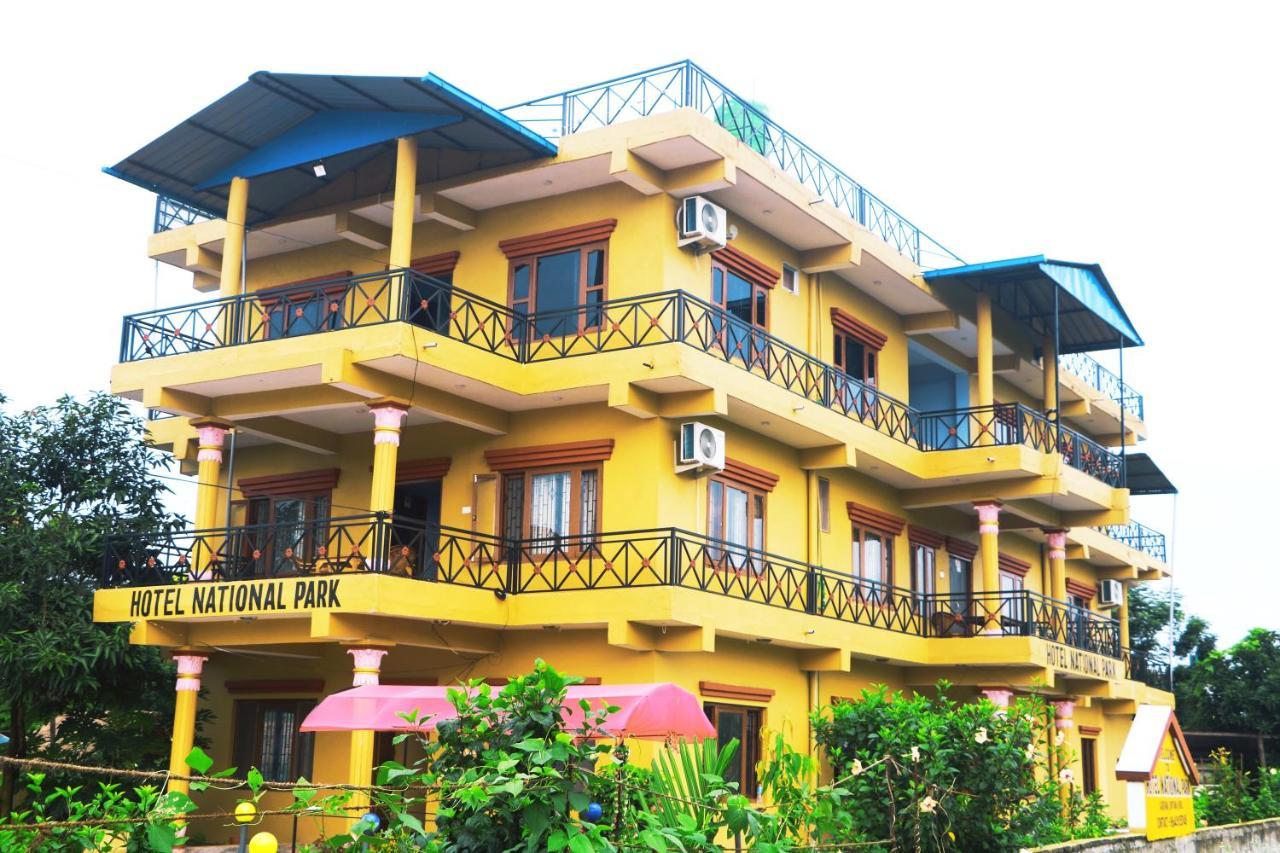 Hotel National Park Sauraha- Homely Stay And Peaceful Location With Jungle Safari Arrangements エクステリア 写真