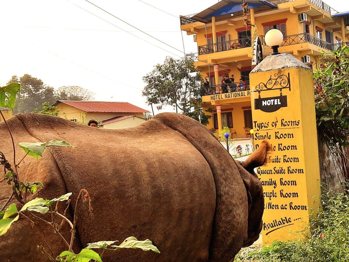 Hotel National Park Sauraha- Homely Stay And Peaceful Location With Jungle Safari Arrangements エクステリア 写真