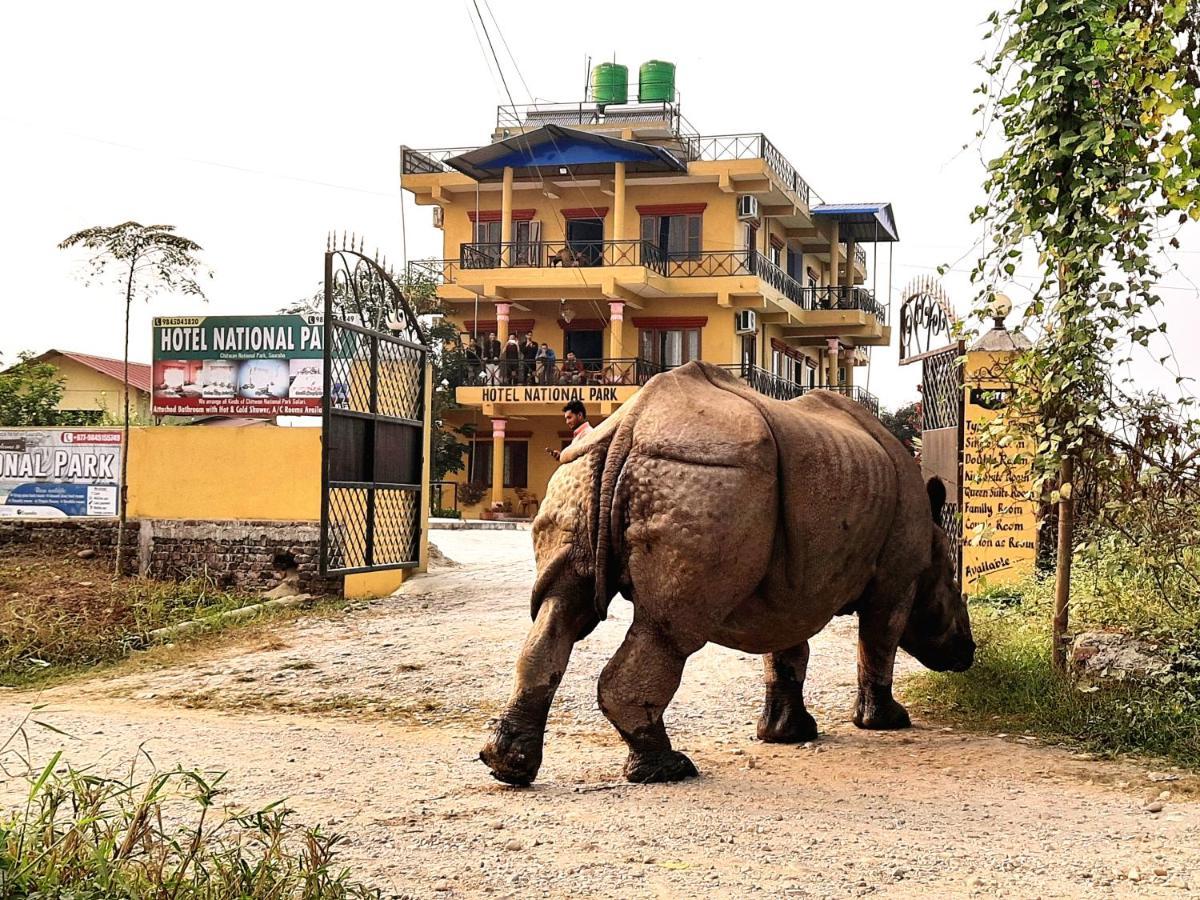 Hotel National Park Sauraha- Homely Stay And Peaceful Location With Jungle Safari Arrangements エクステリア 写真