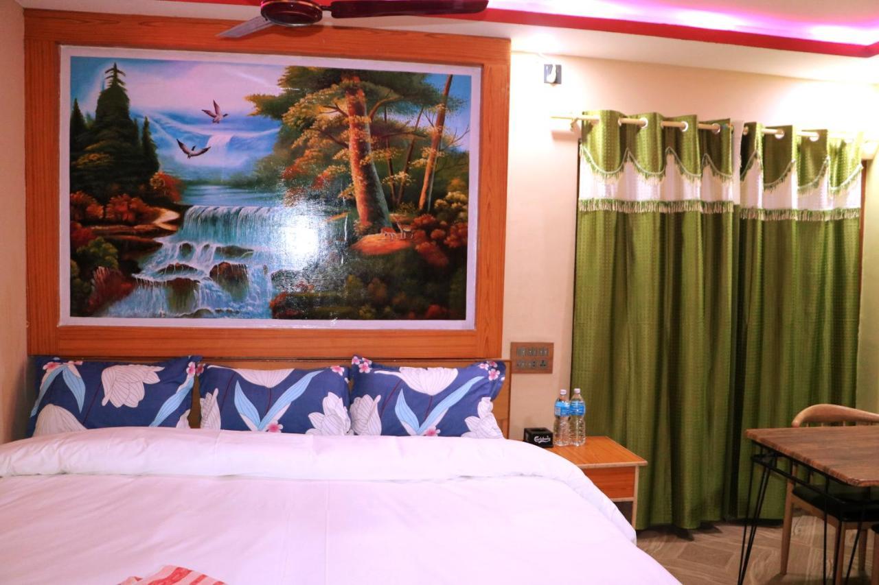 Hotel National Park Sauraha- Homely Stay And Peaceful Location With Jungle Safari Arrangements エクステリア 写真