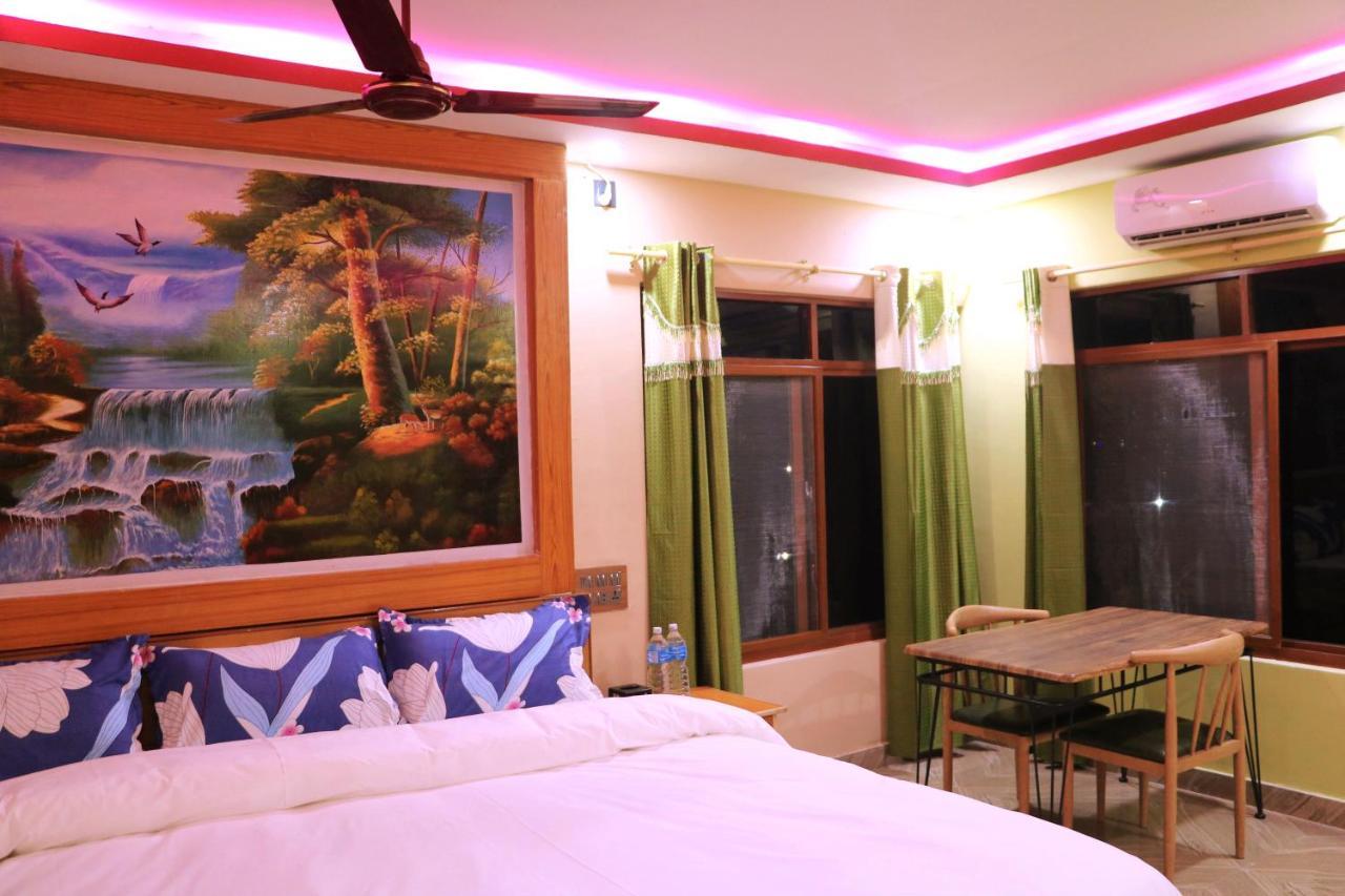 Hotel National Park Sauraha- Homely Stay And Peaceful Location With Jungle Safari Arrangements エクステリア 写真