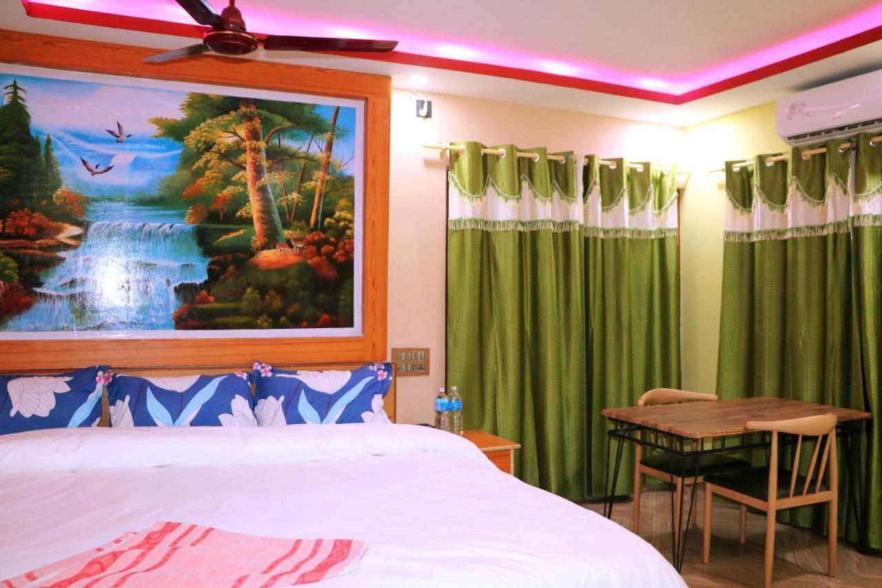 Hotel National Park Sauraha- Homely Stay And Peaceful Location With Jungle Safari Arrangements エクステリア 写真