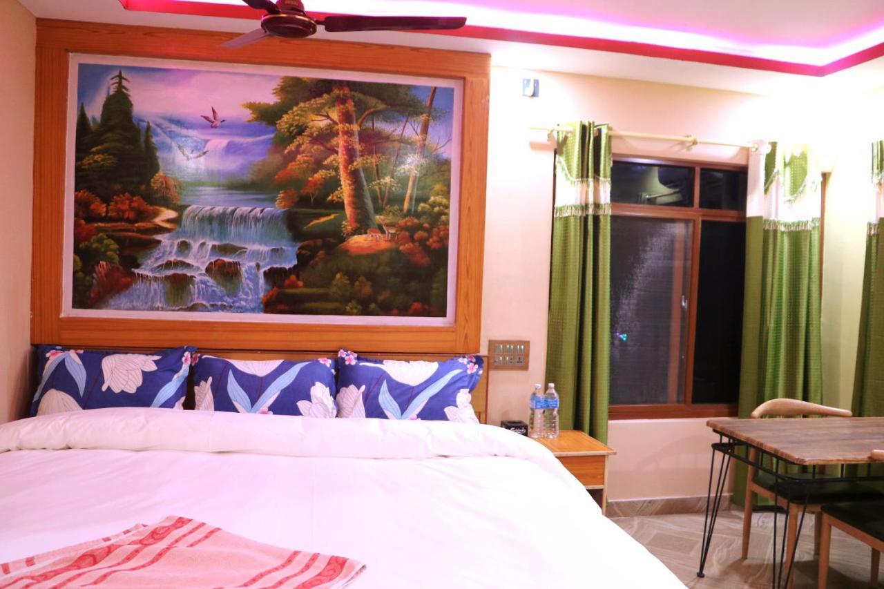 Hotel National Park Sauraha- Homely Stay And Peaceful Location With Jungle Safari Arrangements エクステリア 写真