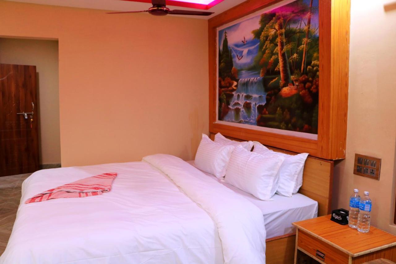 Hotel National Park Sauraha- Homely Stay And Peaceful Location With Jungle Safari Arrangements エクステリア 写真