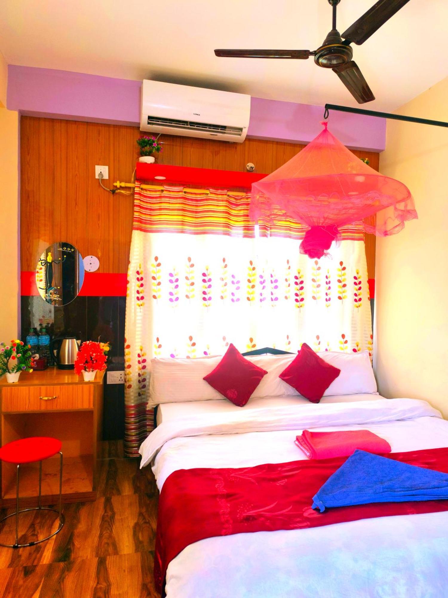 Hotel National Park Sauraha- Homely Stay And Peaceful Location With Jungle Safari Arrangements エクステリア 写真