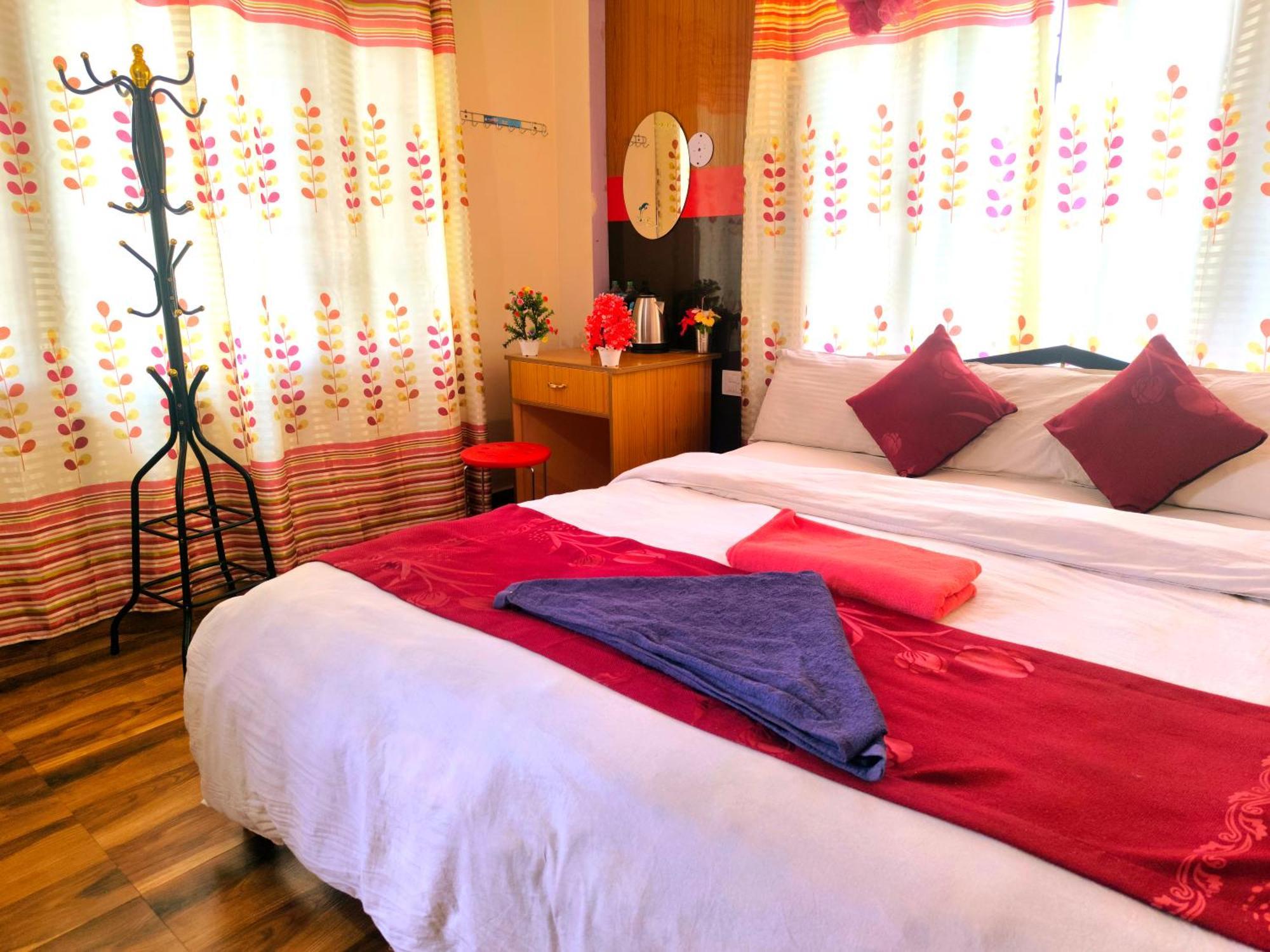 Hotel National Park Sauraha- Homely Stay And Peaceful Location With Jungle Safari Arrangements エクステリア 写真